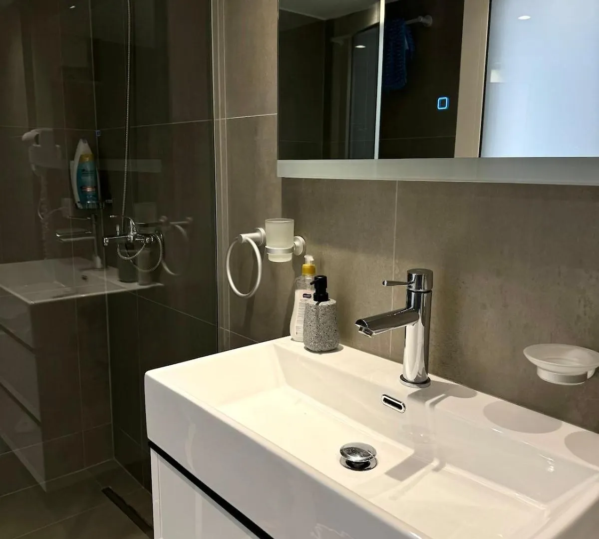 Apartment Lovely Blue Home - Centre City Tirana Albania