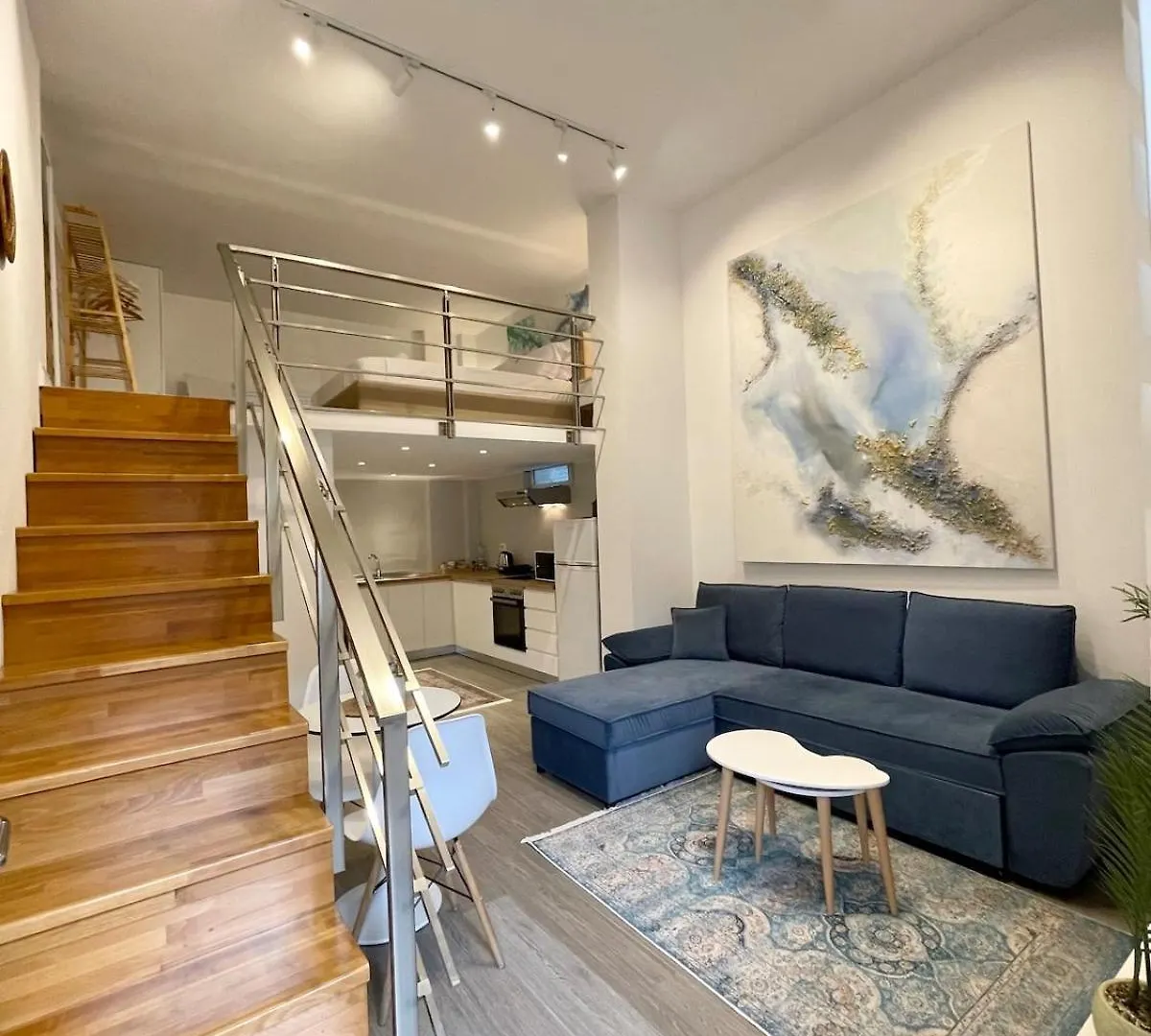 Lovely Blue Home - Centre City Tirana Apartment